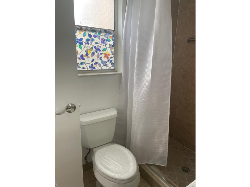 Welcome to Paradise. This two-bedroom, two-bathroom condominium - photo 14