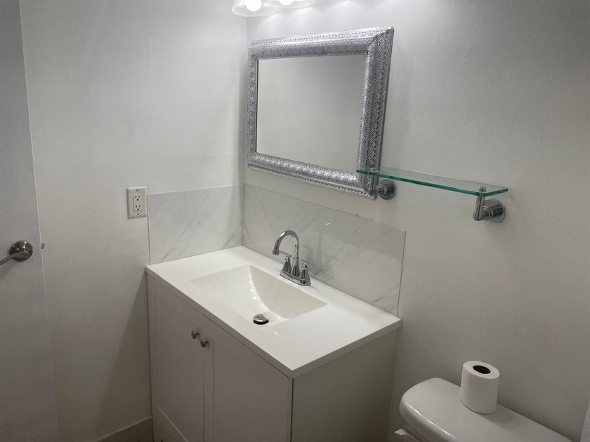 Welcome to Paradise. This two-bedroom, two-bathroom condominium - photo 16