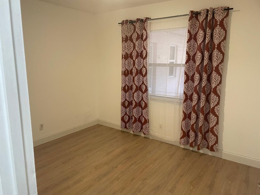 Welcome to Paradise. This two-bedroom, two-bathroom condominium - photo 17