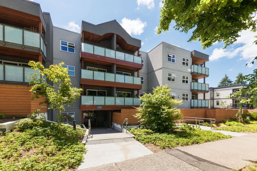 Beautifully renovated 1-bedroom home offers an exceptionally - photo 20