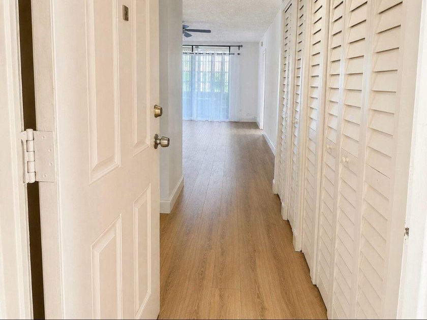 Welcome to Paradise. This two-bedroom, two-bathroom condominium - photo 22