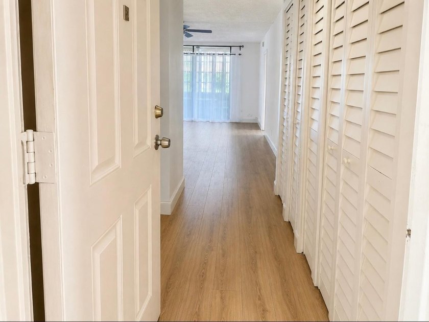 Welcome to Paradise. This two-bedroom, two-bathroom condominium - photo 23