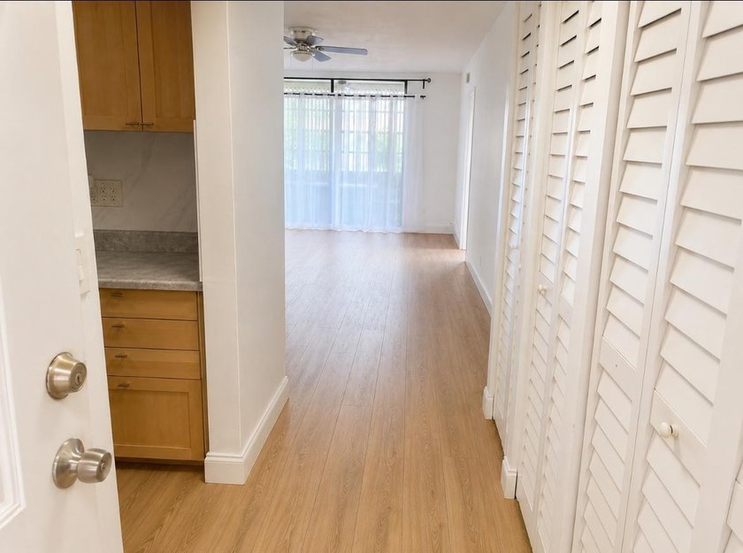 Welcome to Paradise. This two-bedroom, two-bathroom condominium - photo 24