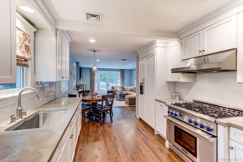 Welcome to 56 Oakland Drive, just a short stroll to the heart of - photo 8