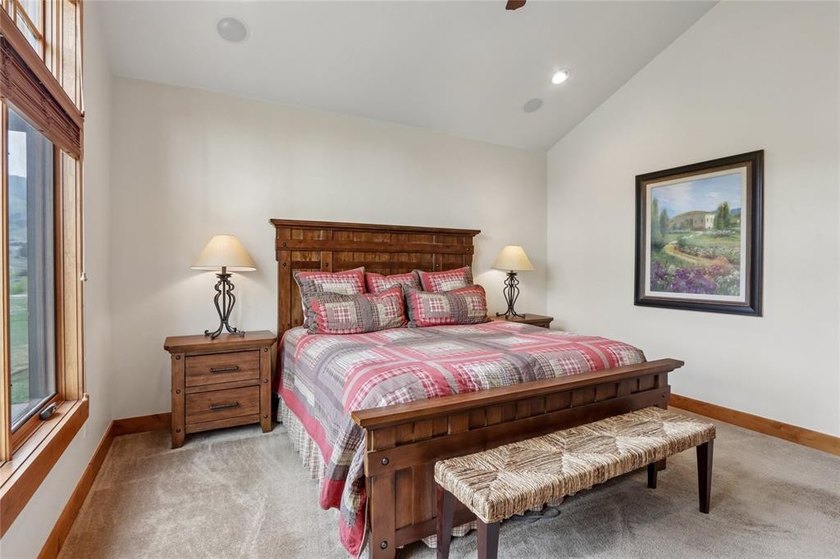 Premier location in Fox Valley at Three Peaks. This exceptional - photo 22