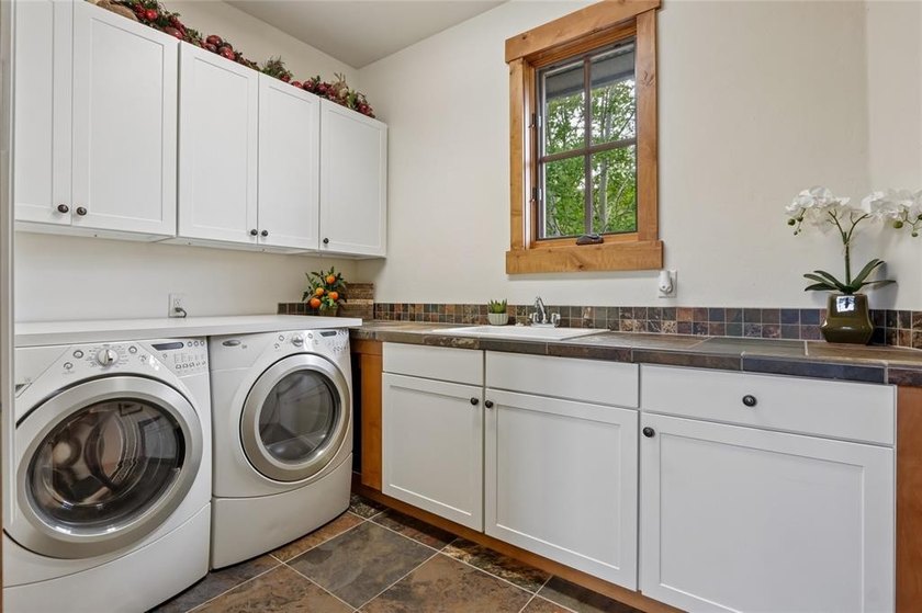 Premier location in Fox Valley at Three Peaks. This exceptional - photo 30