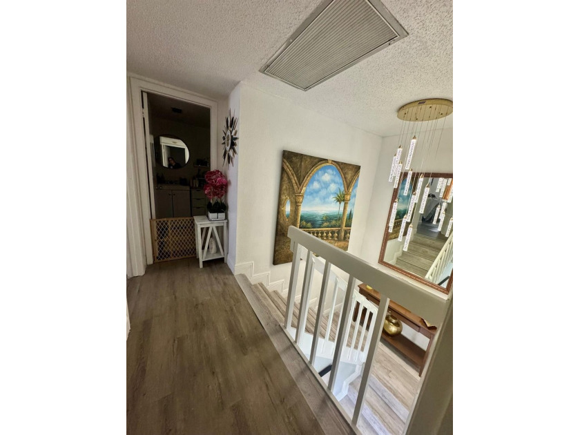 Completely Remodeled, beautiful and well-maintained 3-bedroom, 2 - photo 34