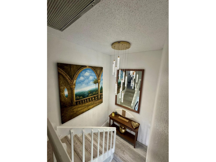 Completely Remodeled, beautiful and well-maintained 3-bedroom, 2 - photo 35