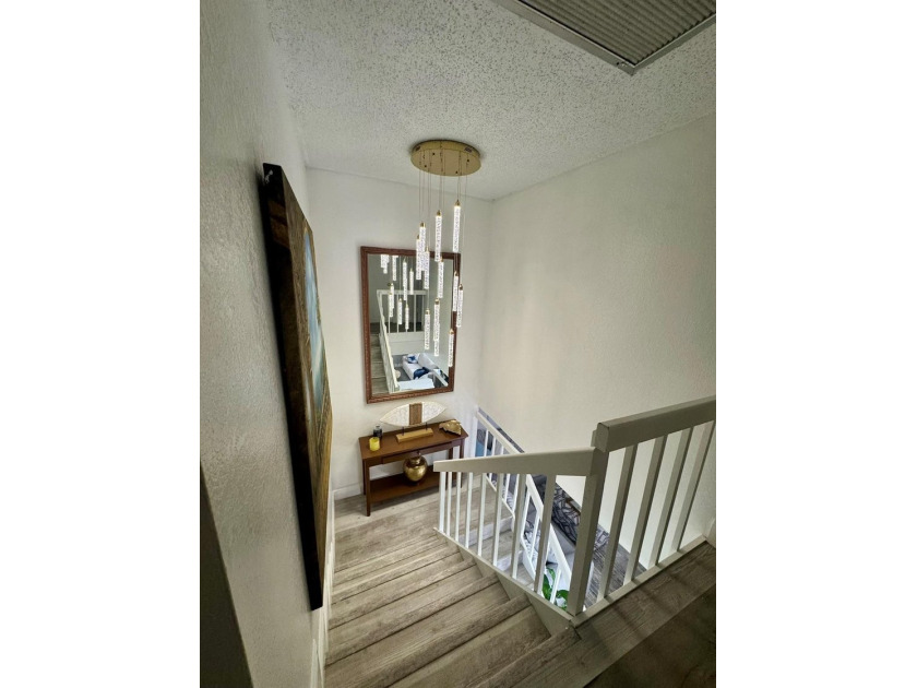 Completely Remodeled, beautiful and well-maintained 3-bedroom, 2 - photo 36