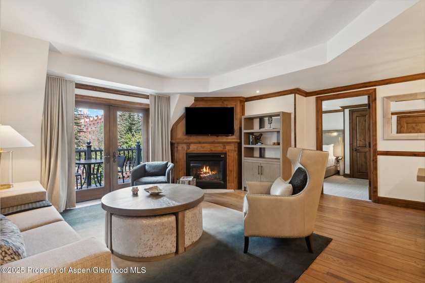 2024 renovations completed (including new decor, furniture - photo 3