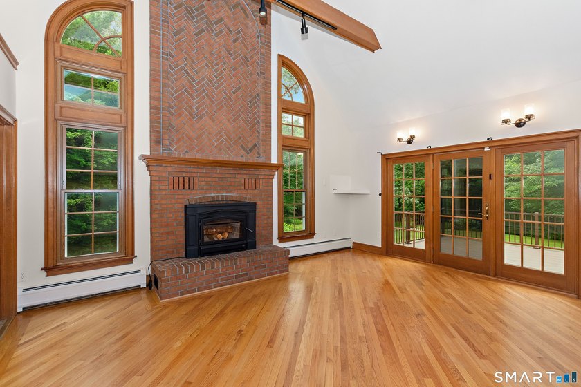 Welcome to this beautiful, private retreat at 15 Woodland Drive - photo 6