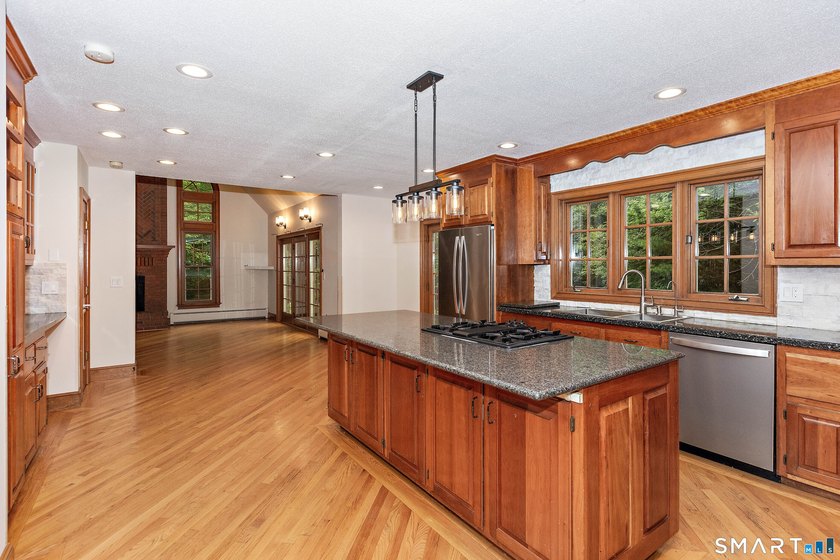 Welcome to this beautiful, private retreat at 15 Woodland Drive - photo 10