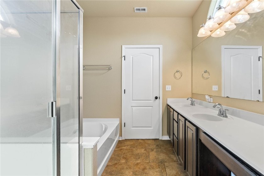 Looking to make your move to the highly desirable Bay Ridge - photo 22