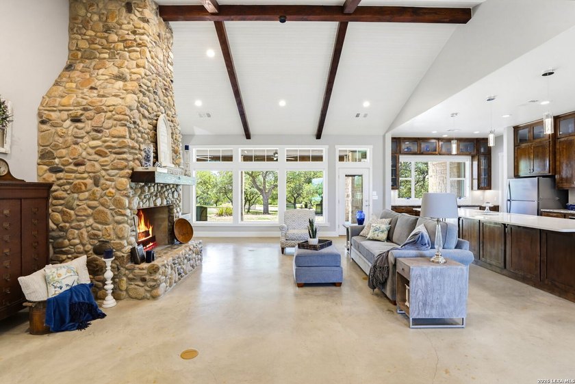 Your Hill Country Haven! Situated on 7.42 Acres of Countryside - photo 8