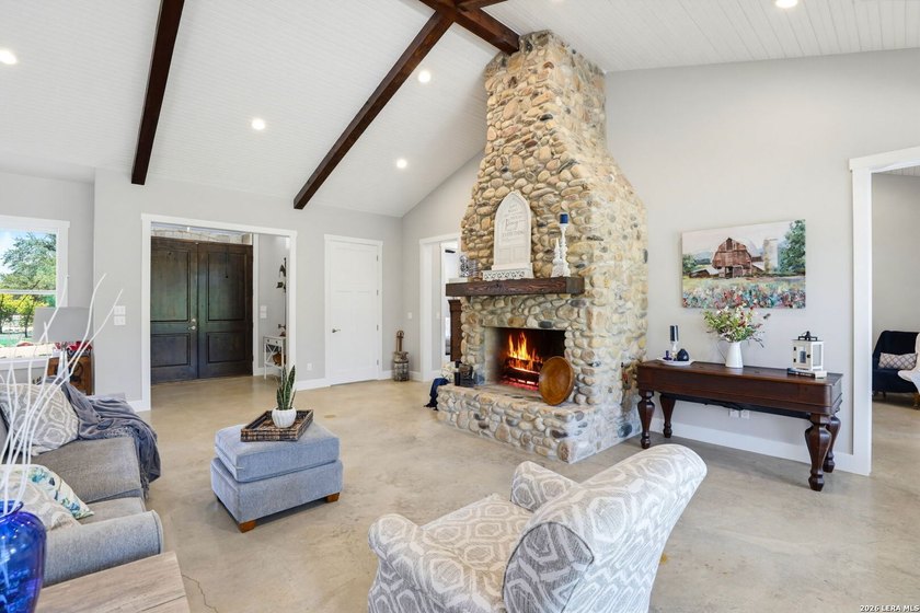 Your Hill Country Haven! Situated on 7.42 Acres of Countryside - photo 10