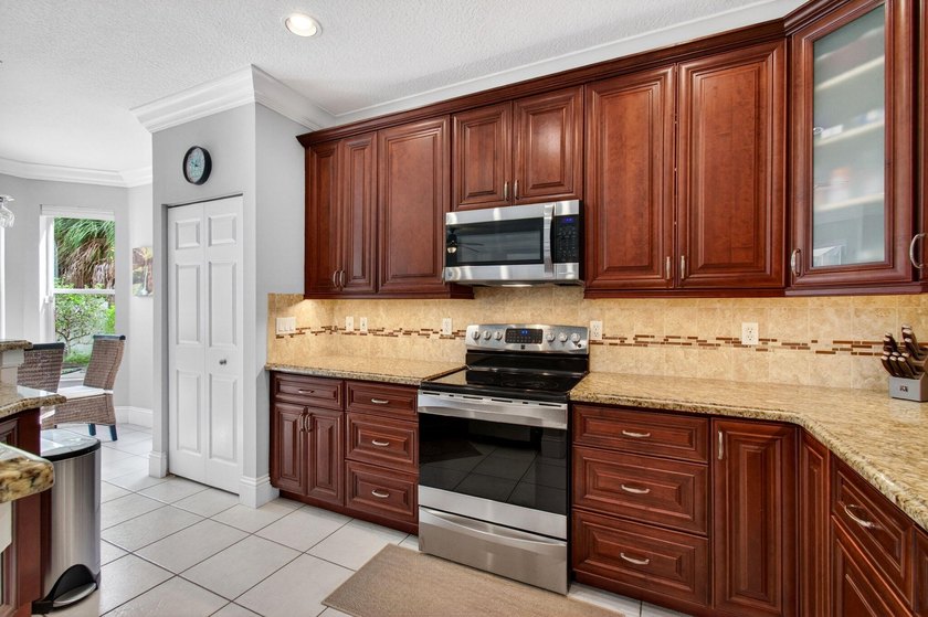 Tucked away on one of the most desirable lots in The Vineyards - photo 28