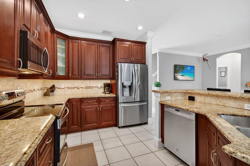 Tucked away on one of the most desirable lots in The Vineyards - photo 30