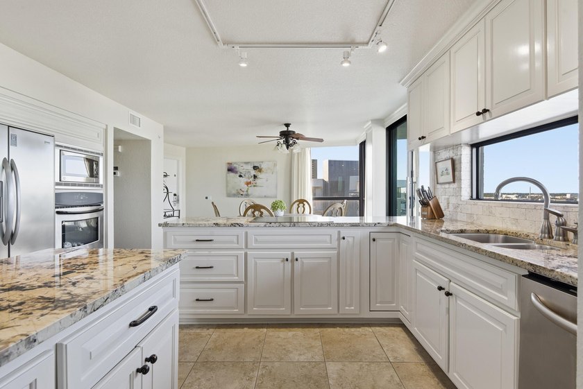 Buyer incentive of $5000!!!Welcome to this 2/2 turn key ready - photo 9