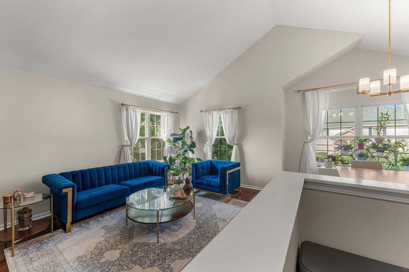 Rare end-unit townhome in the highly desirable Gregg's Landing - photo 9