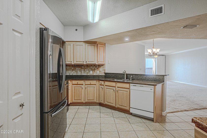 ''WAKE UP TO SHIRMMING WATER VIEWS'' This stunning 2-bedroom 2 - photo 7