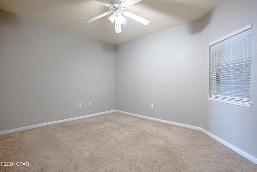 ''WAKE UP TO SHIRMMING WATER VIEWS'' This stunning 2-bedroom 2 - photo 10