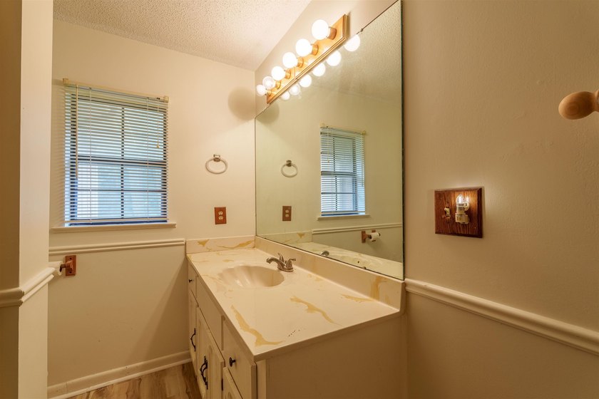 Charming 3 bedrooms, 2 bath home on 1 acre corner lot near - photo 14