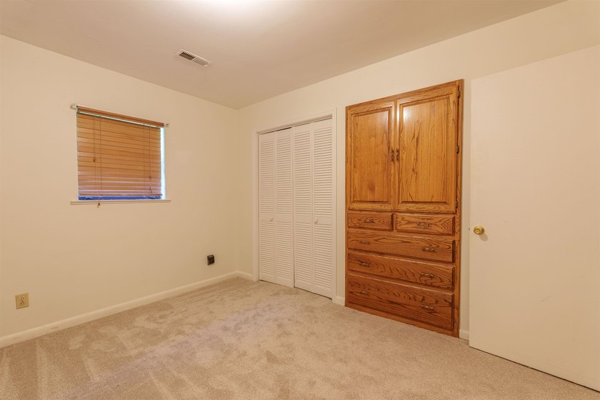 Charming 3 bedrooms, 2 bath home on 1 acre corner lot near - photo 16