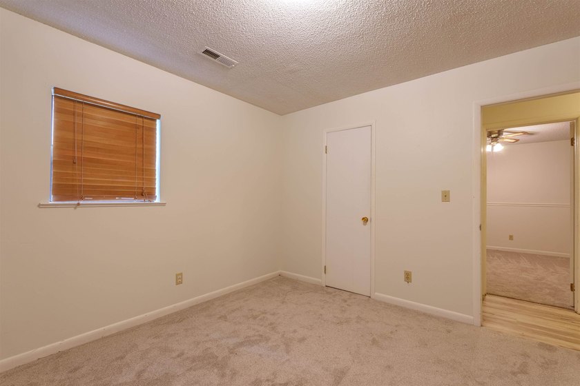 Charming 3 bedrooms, 2 bath home on 1 acre corner lot near - photo 18