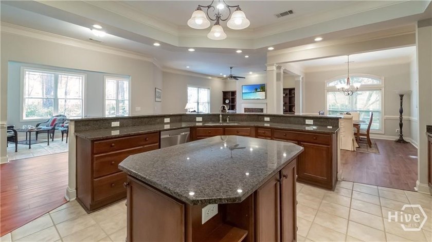 Welcome to 2102 River Oaks Drive, a rare first-floor condo - photo 21