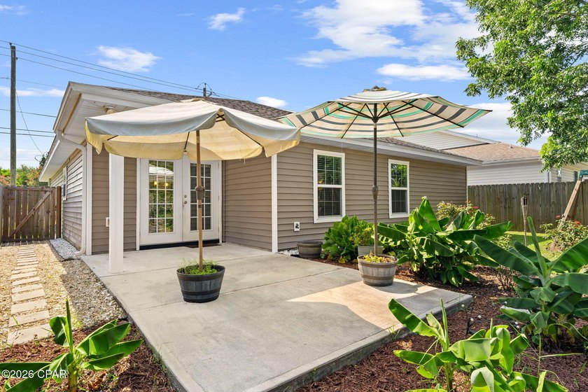 Welcome to 3025 Sarasota Avenue, a beautifully maintained - photo 5