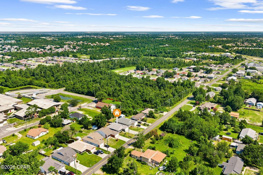 Welcome to 3025 Sarasota Avenue, a beautifully maintained - photo 9