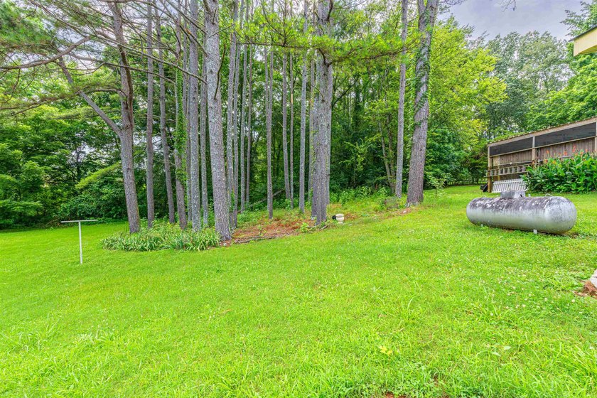 Charming 3 bedrooms, 2 bath home on 1 acre corner lot near - photo 29