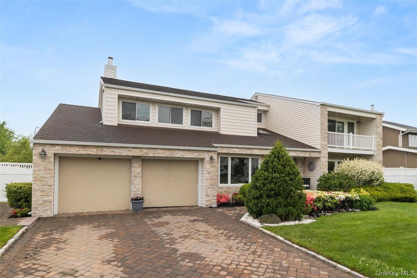 Perfectly positioned on prestigious Pace Drive - south of the - photo 2