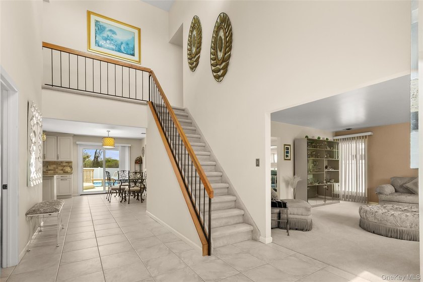 Perfectly positioned on prestigious Pace Drive - south of the - photo 4