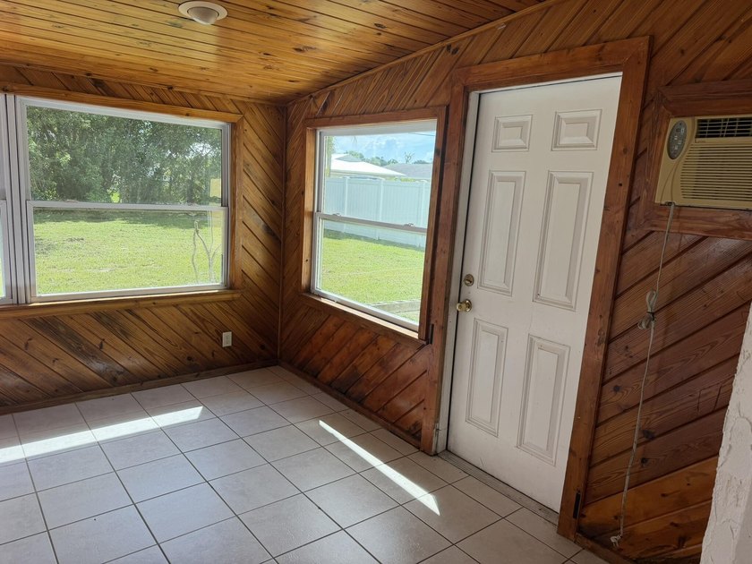Very Nice 3/2/1 Home in Port St Lucie. Open, Bright &amp; Airy - photo 14