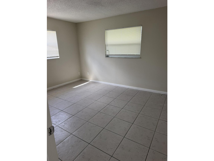 Very Nice 3/2/1 Home in Port St Lucie. Open, Bright &amp; Airy - photo 22