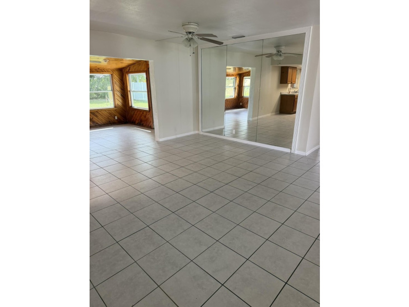 Very Nice 3/2/1 Home in Port St Lucie. Open, Bright &amp; Airy - photo 25