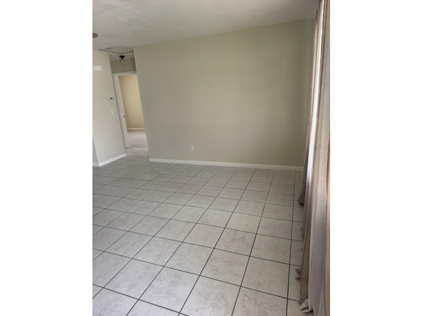 Very Nice 3/2/1 Home in Port St Lucie. Open, Bright &amp; Airy - photo 27