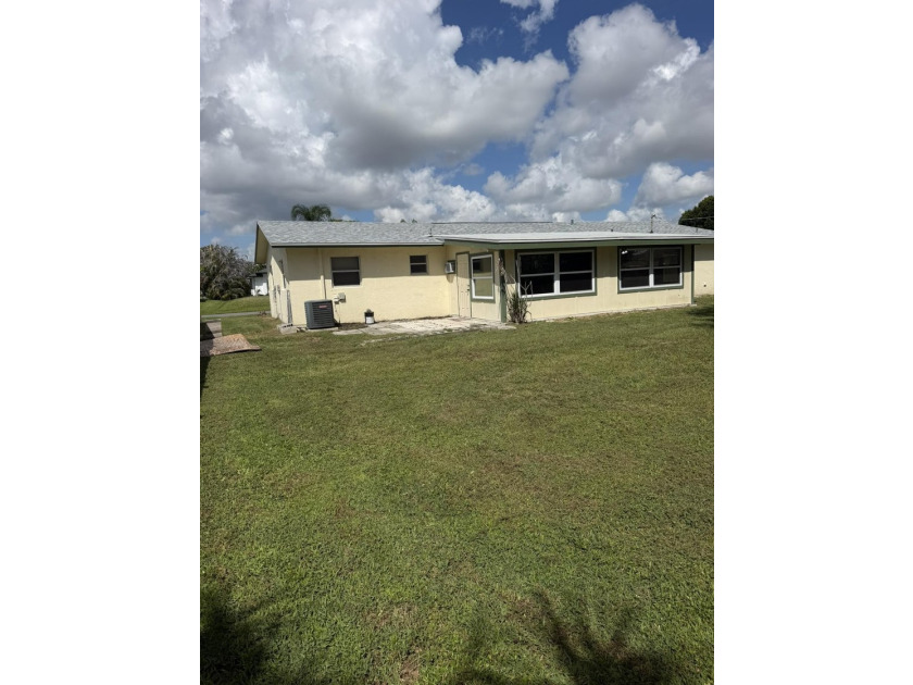 Very Nice 3/2/1 Home in Port St Lucie. Open, Bright &amp; Airy - photo 28