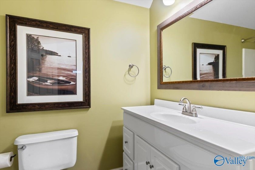 Updated &amp; Move-In Ready, 4BR/3BA home in the Cherokee Ridge golf - photo 23