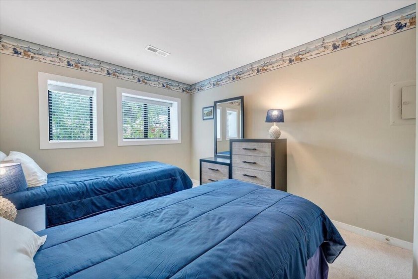 Move in ready and fully furnished 2BR, 2BA waterfront condo with - photo 23