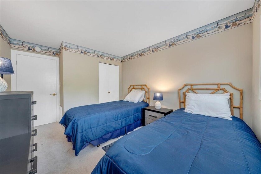 Move in ready and fully furnished 2BR, 2BA waterfront condo with - photo 24