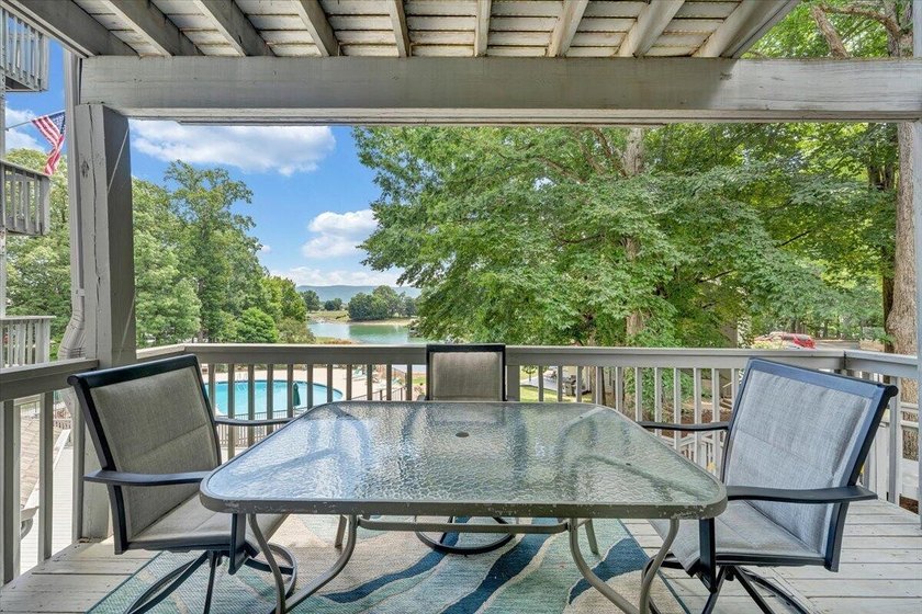 Move in ready and fully furnished 2BR, 2BA waterfront condo with - photo 26