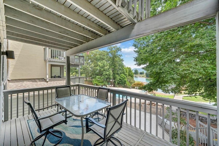 Move in ready and fully furnished 2BR, 2BA waterfront condo with - photo 28