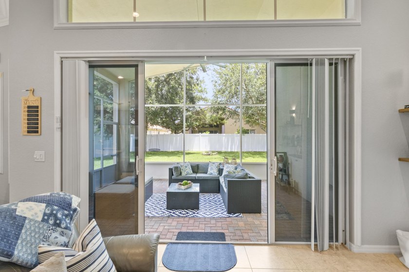 Beautifully maintained 4-bedroom, 3-bath home with a 3-car - photo 29