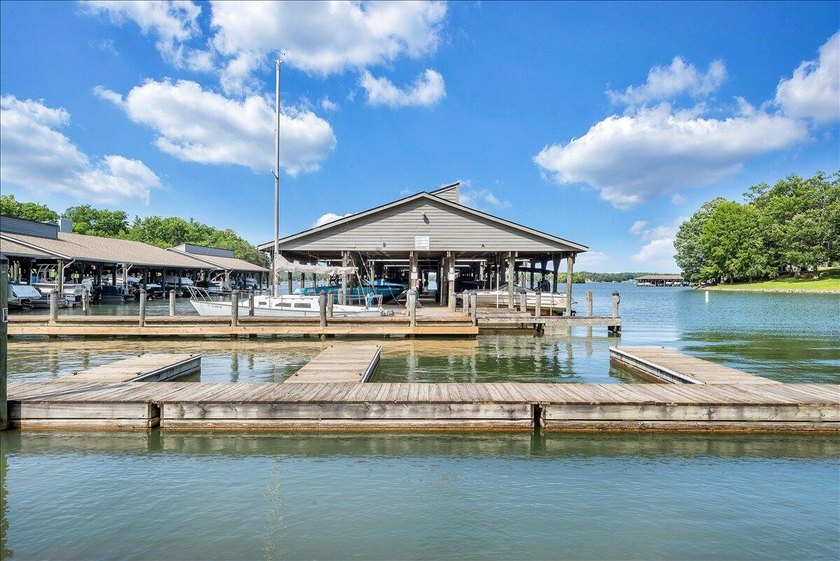 Move in ready and fully furnished 2BR, 2BA waterfront condo with - photo 35