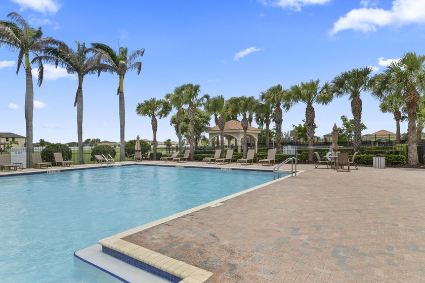 Beautifully maintained 4-bedroom, 3-bath home with a 3-car - photo 46