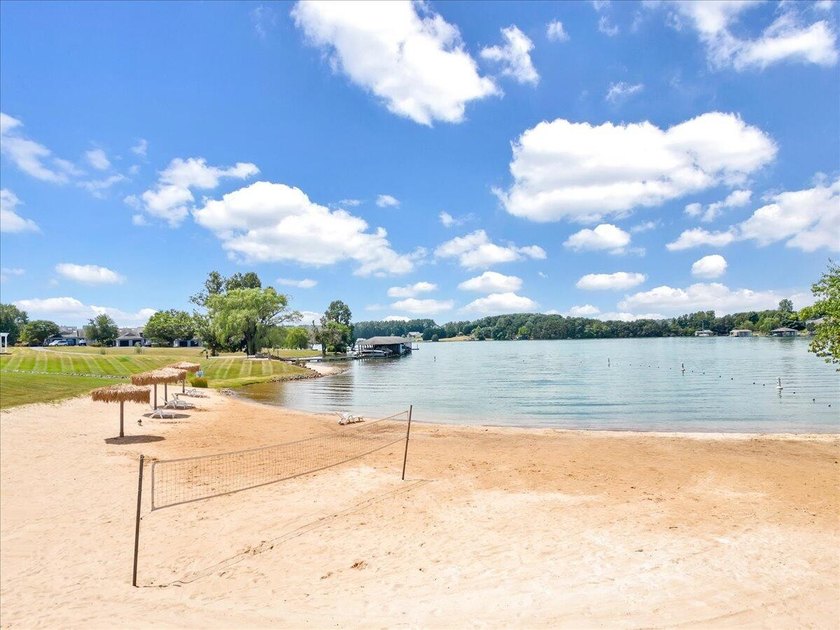 Move in ready and fully furnished 2BR, 2BA waterfront condo with - photo 47
