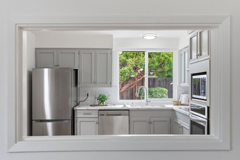 Welcome to this charming and move-in-ready 3-bedroom, 2-bath - photo 13