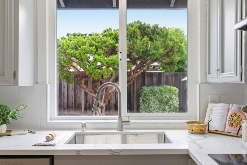 Welcome to this charming and move-in-ready 3-bedroom, 2-bath - photo 15